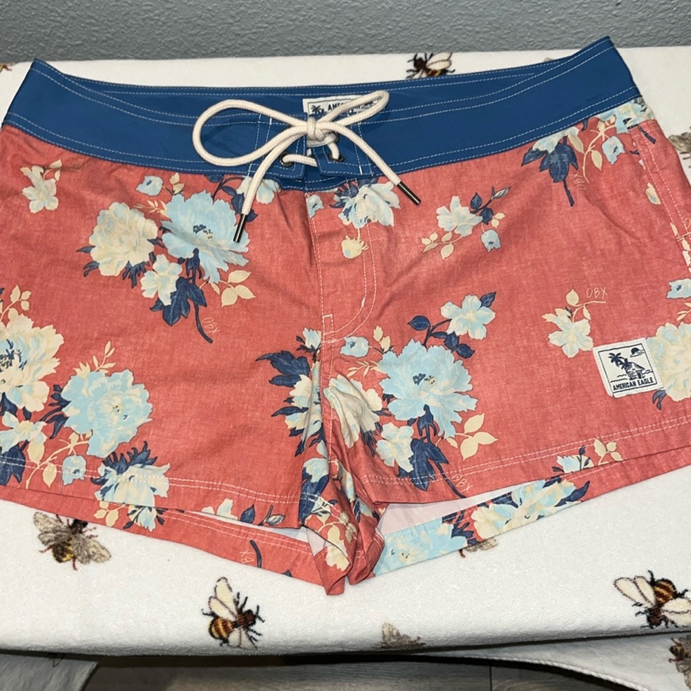 American Eagle board shorts, size 10, beautiful color velcro and tie front